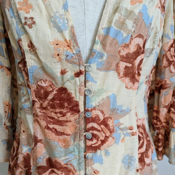 Free People Top Blouse Short Sleeve Deep V-Neck Floral Print Linen Ivory L NWT - Picture 4 of 16